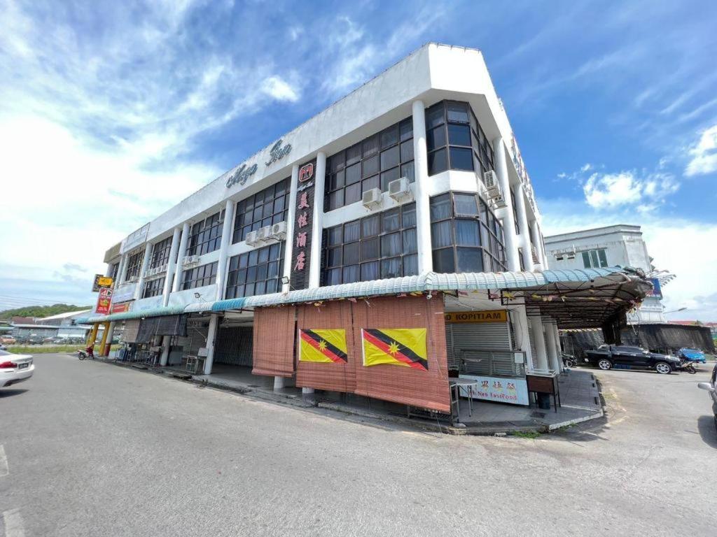 Mega Inn Sri Aman Simanggang Exterior foto